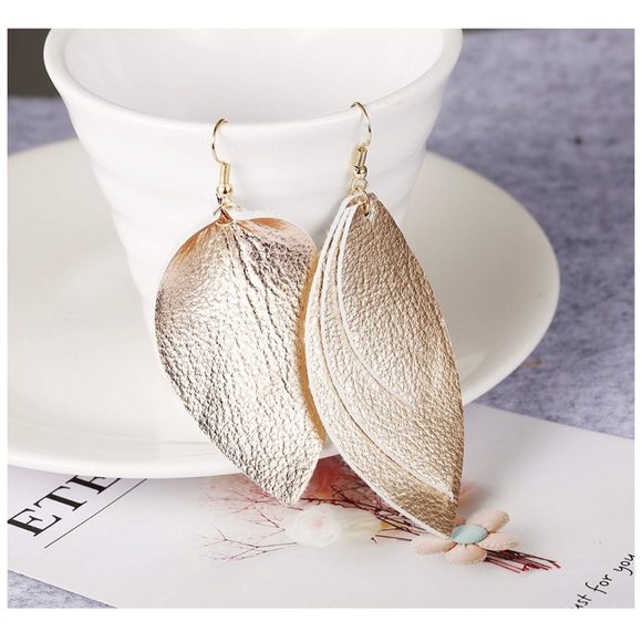 🔴$8 CLEARANCE Leather Leaf Dangle Earrings Gold - Picture 8 of 8